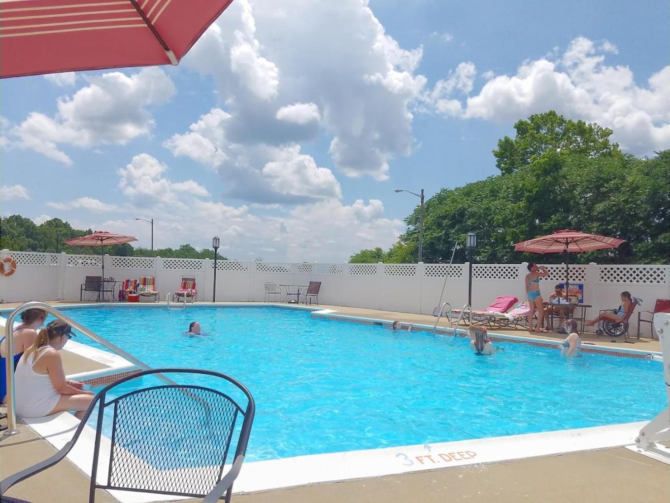Howard Johnson By Wyndham Lexington Exterior photo