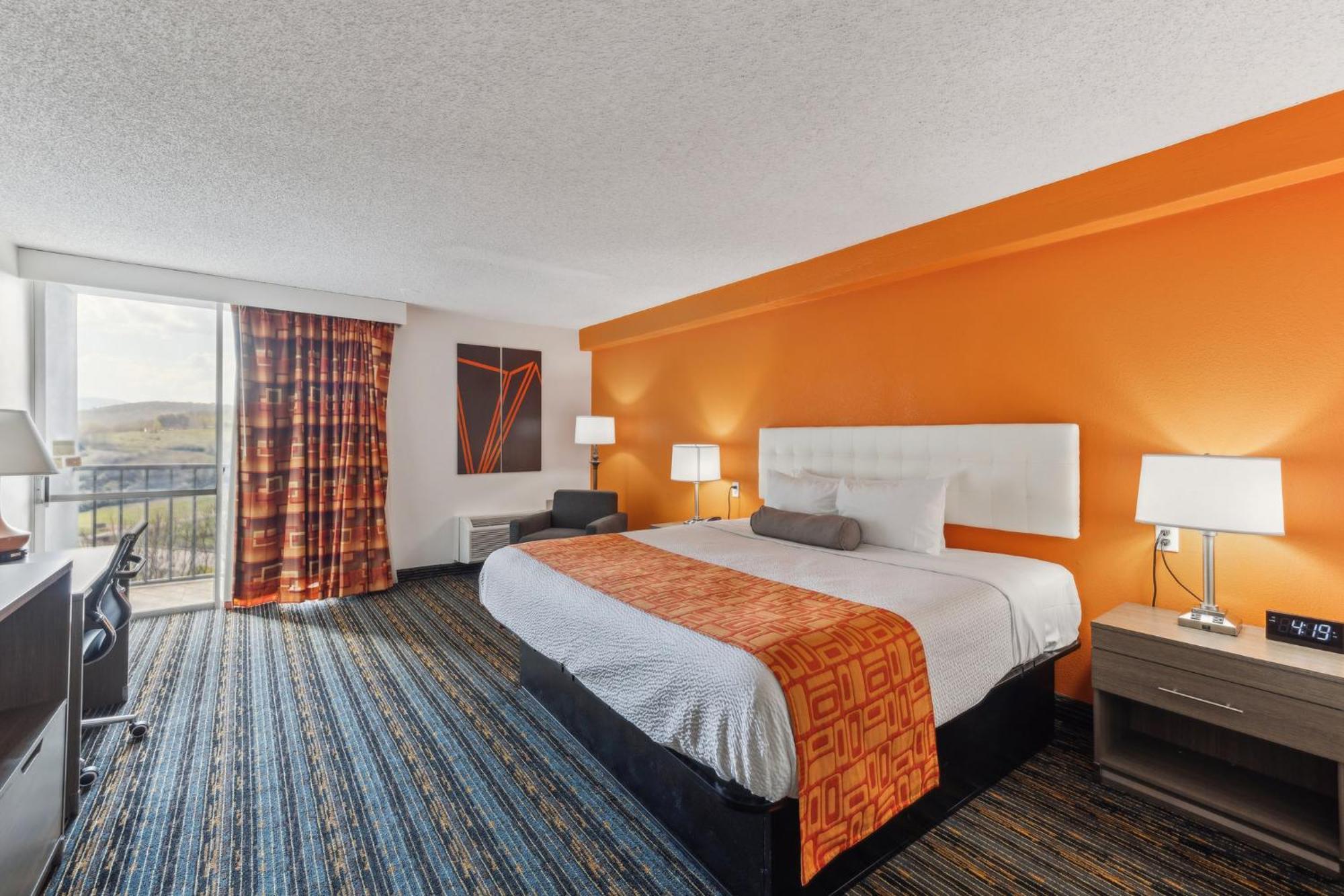 Howard Johnson By Wyndham Lexington Exterior photo