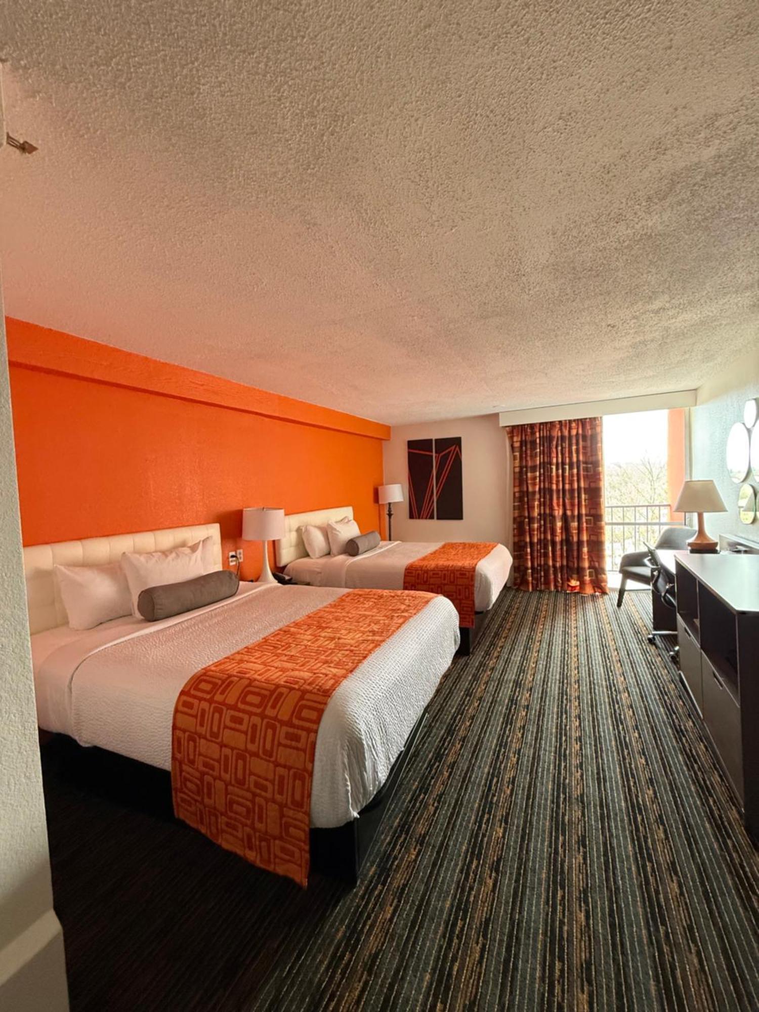 Howard Johnson By Wyndham Lexington Exterior photo