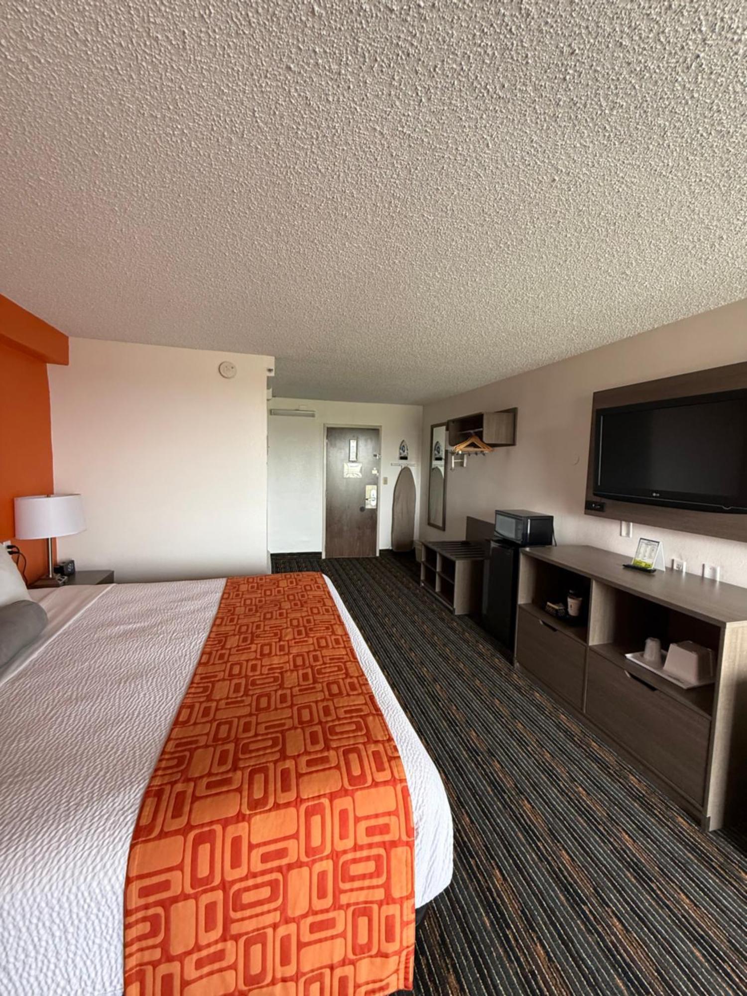 Howard Johnson By Wyndham Lexington Exterior photo